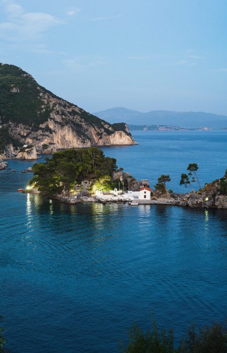 sebastian-pandelache-lxW5SGZrmlk-unsplash