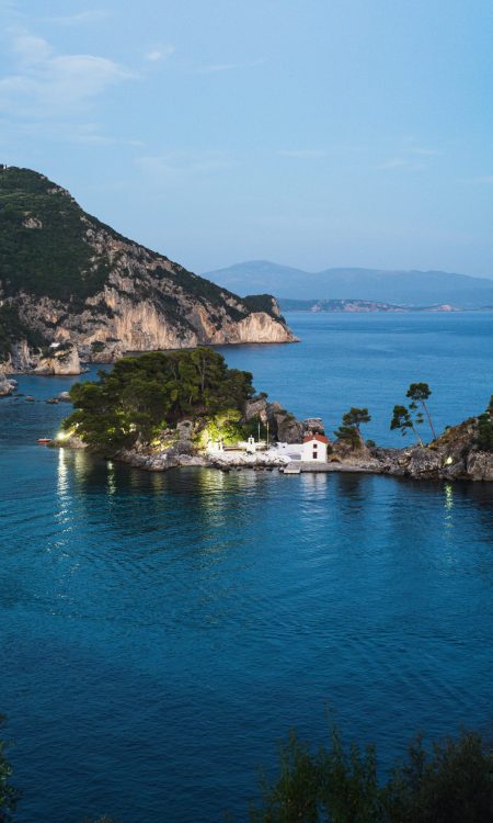 sebastian-pandelache-lxW5SGZrmlk-unsplash